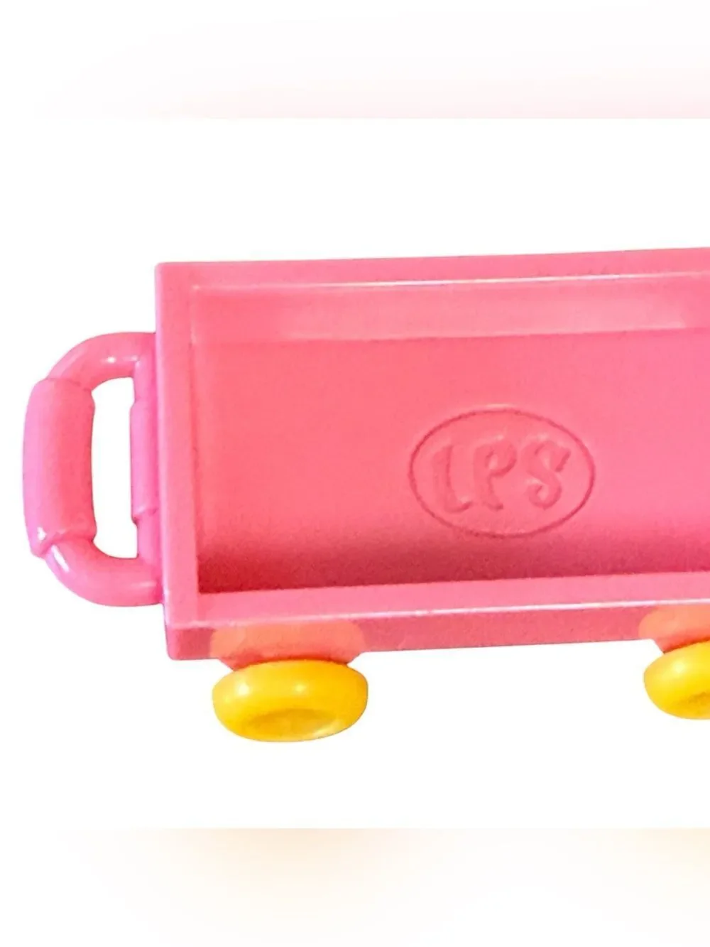 Hasbro Littlest Pet Shop pink Accessory Wagon with Yellow Wheels
